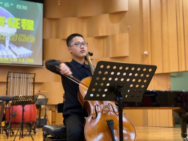 【乐团独奏主要成员】林晨师从厦门大学艺术学院副院长,博士生导师